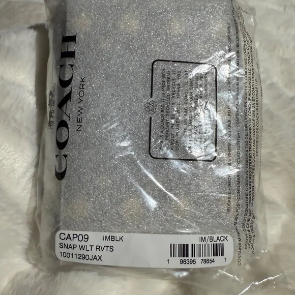 COACH Snap Wallet With Rivets - Picture 5 of 7